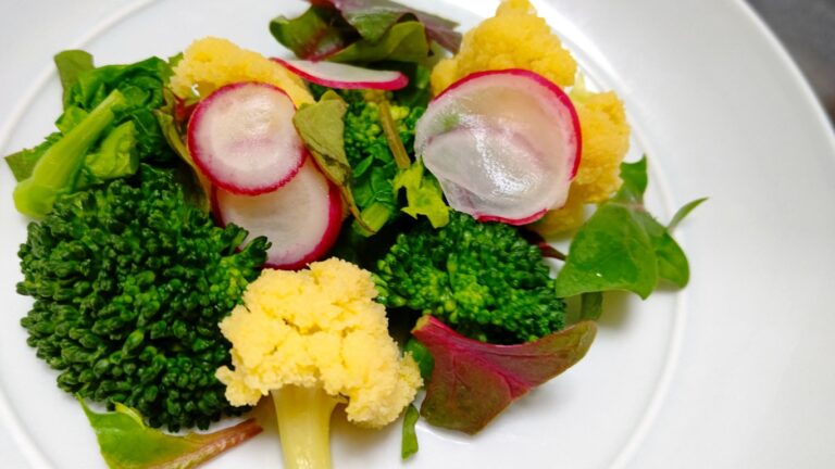 ブロッコリーとカリフラワーのサラダ